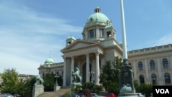 Arhova - Zgrada Skupštine Srbije (Photo: L. Ramirez / VOA)