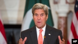 2016年2月20日美国国务卿克里在国务院讲话。（资料照片）