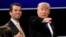 Donald Tramp i njegov sin Donald Tramp mlađi za vreme predsedničke debate protiv demokrate Hilari Klinton (arhivski snimak)