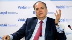 俄罗斯驻美大使安东诺夫在莫斯科的一次圆桌会上讨论特朗普与普京的赫尔辛基峰会。(2018年7月20日)