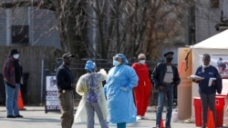 Red za testiranje na koronavirus ispred bolnice Rozlend u Čikagu, 7. aprila 2020.