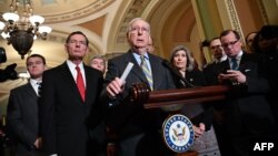 Lider republikanske većine u Senatu Mič Mekonel ranije je rekao da će se "koordinisati sa Belom kućom" tokom procesa