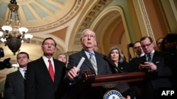 参议院多数党领袖麦康奈尔在国会山的一次午餐活动后讲话。(2020年1月14日)