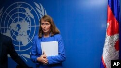 U.N. Special Rapporteur on Human Rights in Cambodia Rhona Smith attends a press conference at her office in Phnom Penh, Cambodia, Thursday, May 9, 2019. Smith is on her last two weeks mission to Cambodia. (AP Photo/Heng Sinith)