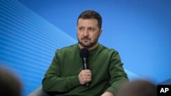 乌克兰总统泽连斯基2024年1月22日向学生发表讲话。(美联社照片)