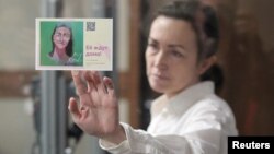 Novinarka Radija Slobodna Evropa Alsu Kurmaševa u sudnici u Kazanu (Foto: REUTERS/Alexey Nasyrov)