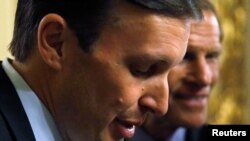 Demokratski senator Kris Marfi (arhivski snimak)