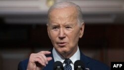 Presiden AS Joe Biden berbicara tentang penurunan biaya perawatan kesehatan di Ruang Perjanjian India di Gedung Putih di Washington, DC, pada 3 April 2024. (Foto: AFP)