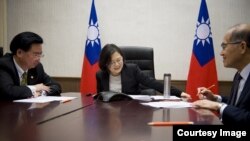 2016年12月蔡英文与特朗普通话 (图片来源：台湾总统府)