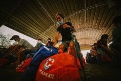 국제적십자연맹(IFRC) 요원들이 구호물품을 준비하고 있다. 사진 제공: IFRC.