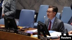 12일 뉴욕 유엔본부에서 열린 북한 인권 관련 안보리 공개회의에서 한국의 황준국 유엔 주재 대사가 발언하고 있다.