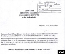 Poslanici Građanskog pokreta URA i opozicije podnijelu su Skupštini inicijativu za glasanje o nepovjerenju 42. Vladi Crne Gore.