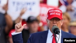 Donald Tramp u kampanji u Viskonsinu (Foto: REUTERS/Brendan McDermid)