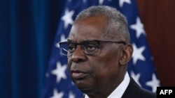 Menteri Pertahanan Amerika Serikat Lloyd Austin saat berbicara dalam konferensi pers di Pentagon di Washington, DC, pada 1 Februari 2024. (Foto: AFP/Andrew Caballero-Reynolds)
