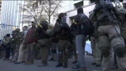 Miran protest naoružanih aktivista i članova militantnih grupa u Ričmondu