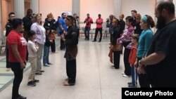 Wona Sumantri melakukan demo pencak silat di Washington, DC (Dok: Wona Sumantri)