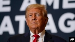 ARHIVA - Bivši američki predsjednik Donald Tramp (Foto: AP/Charlie Neibergall)