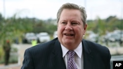 ኣምባሳድር ማይክ ሃመር