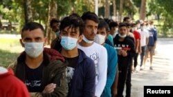 ARHIVA - Izbeglice iz Avganistana u kampu u Obrenovcu, 31. avgusta 2021.