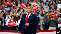 Predsednik Tramp obraća se pristalicama na mitingu u Target centru u Mineapolisu, 10. oktobra 2019.