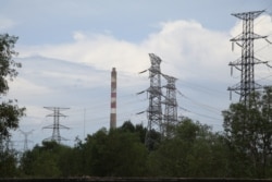 រោងចក្រដុតធ្យូងថ្ម ក្នុងស្រុកស្ទឹងហាវ ខេត្តព្រះសីហនុ កាលពីថ្ងៃទី ៥ ខែតុលា ឆ្នាំ ២០២១។ (ស៊ុន ណារិន/វីអូអេ)