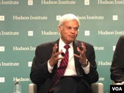 卡内基国际和平基金会高级研究员特里斯（美国之音钟辰芳拍摄)