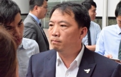 民主党主席胡志伟 (美国之音/汤惠芸)