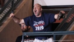 ARHIVA - Pristalica Donalda Trampa Frenk Doson na Trampovom mitingu u Mančesteru, Nju Hempširu, 15. avgusta 2019.