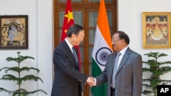 印度国家安全顾问多瓦尔访华会见中国国务委员杨洁篪讨论边界争端（2015年3月15日美联社）