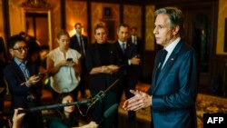 Menteri Luar Negeri AS Antony Blinken berbicara kepada media di akhir dialog tingkat menteri '2+2' India-AS di New Delhi, 10 November 2023.