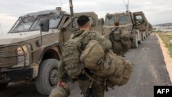 Izraelska vojska i vojna vozila spremaju se da uđu u Dženin, naselje na okupiranoj Zapadnoj obali, 22. januar 2025. (GIL COHEN-MAGEN / AFP)