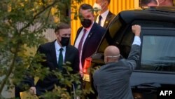 美国白宫国家安全顾问沙利文在瑞士苏黎世离开了与中共中央外事办主任杨洁篪举行了会谈的凯悦酒店 。（2021年10月6日）