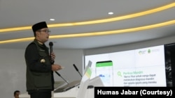 Gubernur Jabar Ridwan Kamil saat meluncurkan PIKOBAR di Bandung, Jumat, 20 Maret 2020.