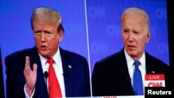 Kandidat Presiden AS Joe Biden dan Donald Trump berselisih mengenai kebijakan imigrasi dalam debat perdana Pilpres 2024, 27 Juni 2024 lalu.
