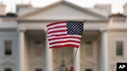 Susret u Beloj kući nije pokušaj administracije da postigne spoljnopolitički uspeh u predizbornoj kampanji, kaže analitičar Luk Kofi. 