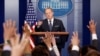 Juru Bucara Gedung Putih, Sean Spicer memberikan penjelasan kepada para wartawan di Gedung Putih, Gedung Putih, Washington, 30 Mei 2017. 