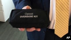 Sredstvo za sprečavanje predoziranja opioidima (Foto: AP Photo/Andrew Selsky)