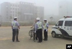 法院四周施行交通管制