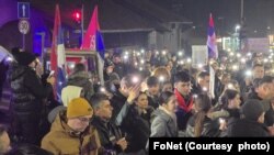 Meštani iz Grocke, Brestovika, Begaljice i Zaklopače blokirali su danas Smederevski put, u znak podrške studentima u blokadi, a njima su se priključili građani koji su krenuli u protestnu šetnju od zgrade gradske, 2. februara 2025. (Foto: FoNet)