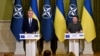 나토 사무총장-우크라 대통령 회동…젤렌스키, 나토 가입 의사 재확인