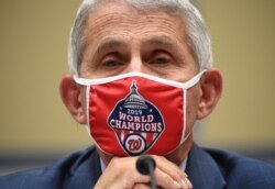 Dr Anthony Fauci, direktur Institut Nasional Alergi dan Penyakit Menular, menghadiri rapat dengar pendapat mengenai krisis virus corona di Capitol Hill, Washington, 31 Juli 2020. (Foto: AP)