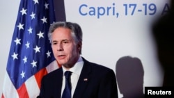 Menteri Luar Negeri AS Antony Blinken dalam konferensi pers di akhir pertemuan para menteri luar negeri G7 di pulau Capri, Italia, 19 April 2024. (REUTERS/Ciro De Luca)