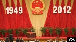 Pháo hoa bừng sáng bên trên Công viên Olympic trong lễ khai mạc Thế vận hội mùa đông 2014 Sochi ở Nga.