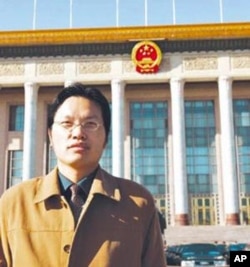 北京理工大学教授胡星斗