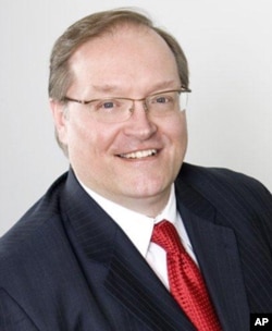 竞选法专家布莱特·卡佩尔