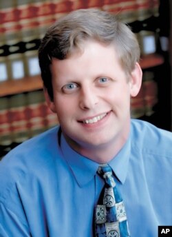 加州大学洛杉矶分校教授犹吉恩·沃洛克