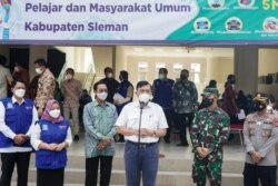 Kunjungan Luhut Binsar Pandjaitan ke Yogyakarta (6/8) untuk mendorong peningkatan vaksinasi. (Foto: Courtesy/Humas Pemda DIY)