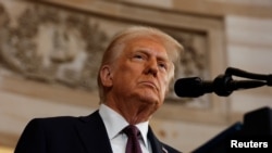 特朗普在就职仪式上发表演讲。