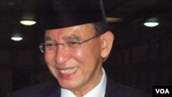 Menteri Agama Suryadharma Ali usai sidang itsbat di kantor Kementerian Agama, Senin malam (29/8).