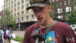 共和党党代会 俄亥俄一男子持AK47上街